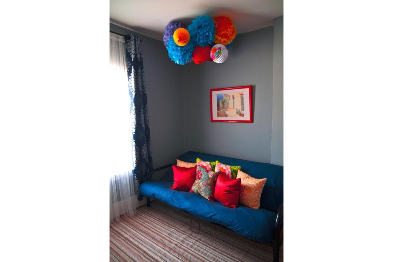 Colour Cube Guest House Toronto Downtown East Buitenkant foto