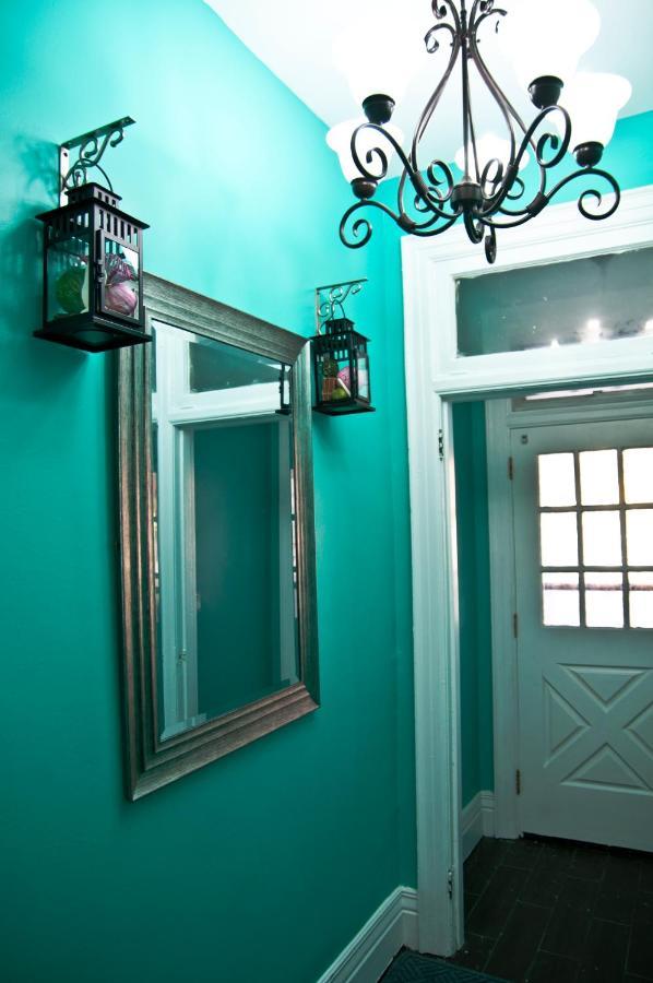 Colour Cube Guest House Toronto Downtown East Buitenkant foto